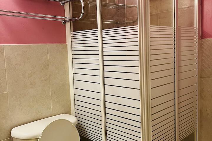 Room 10 of 14