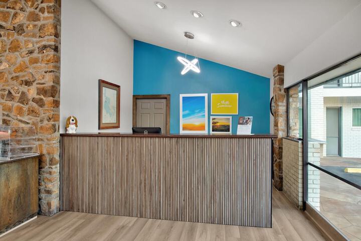Guest Lobby