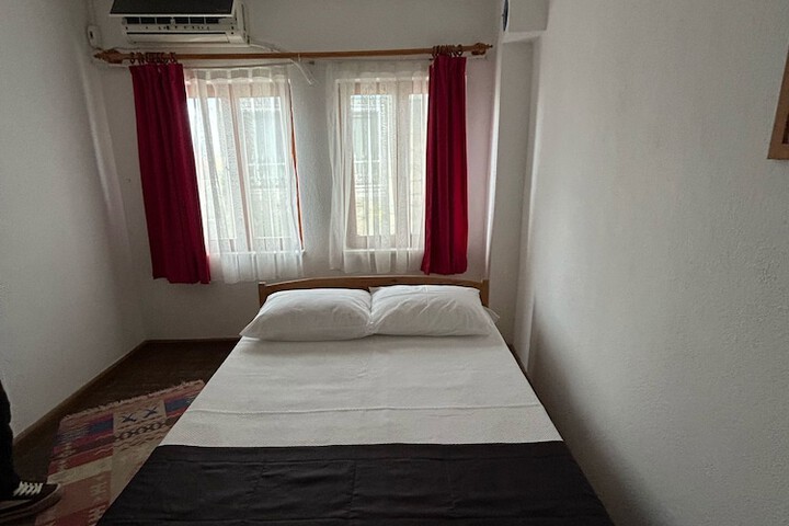 Room 3 of 7