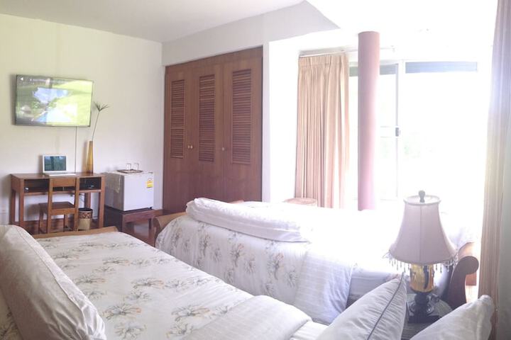 Room 11 of 75