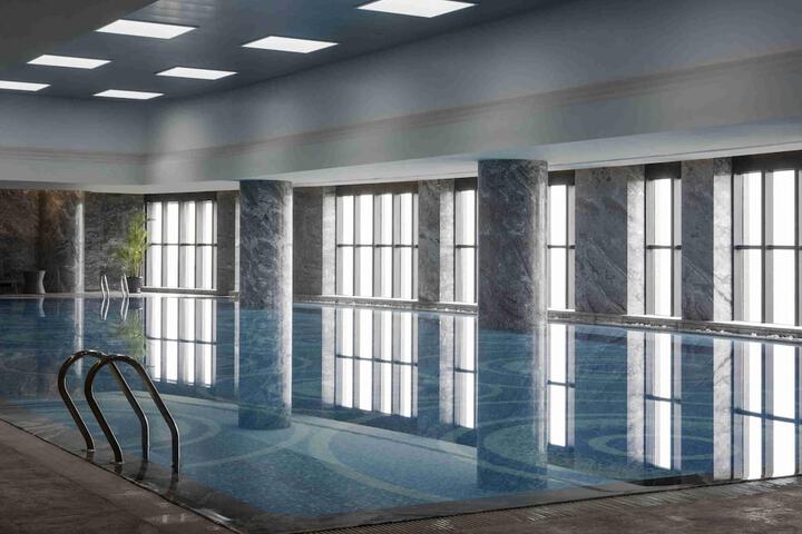 Hotel with Pool