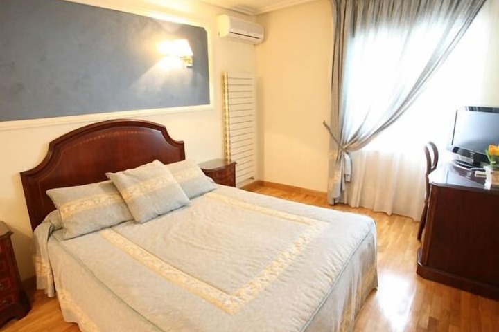 Room 5 of 34