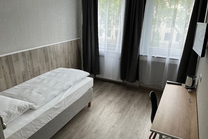 Room 26 of 27