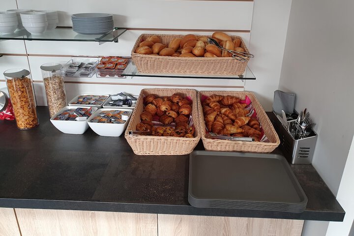 Breakfast/Coffee Service 54 of 66