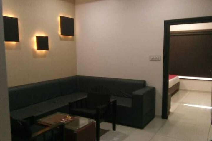 Room 8 of 14