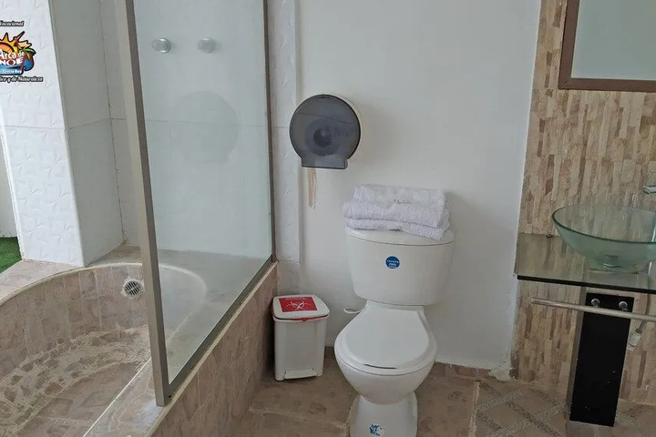 Room 7 of 13