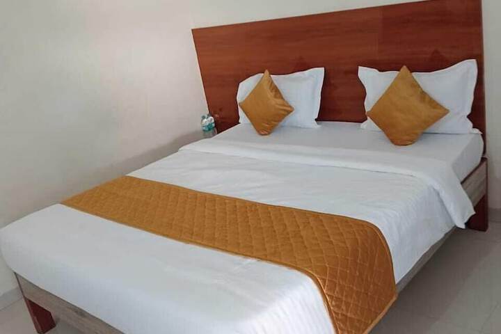 Room 4 of 14