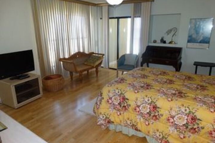 Room 13 of 24