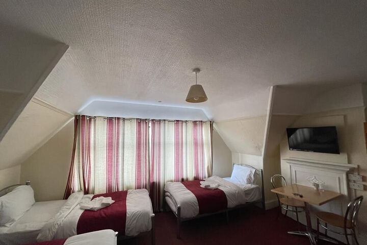 Room 14 of 22