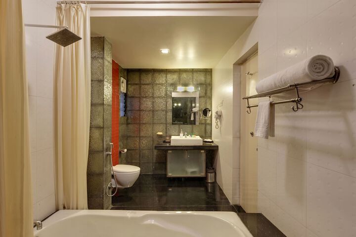 Room 15 of 31