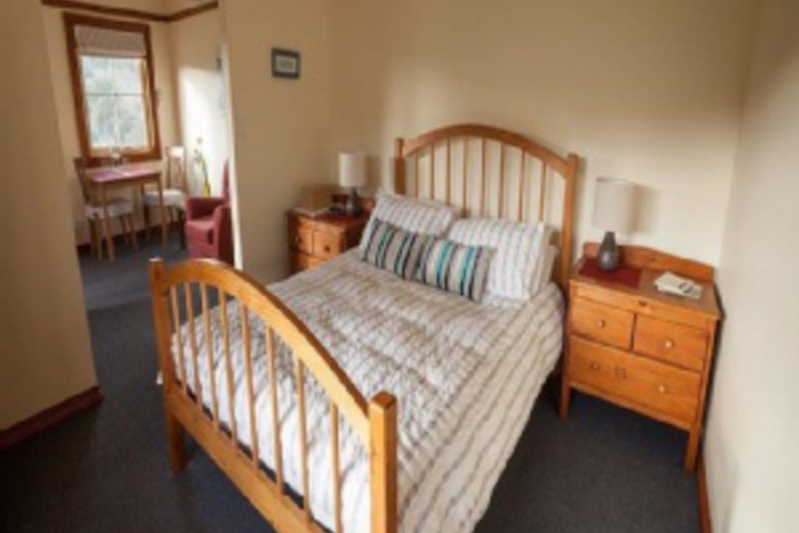 Room 33 of 156