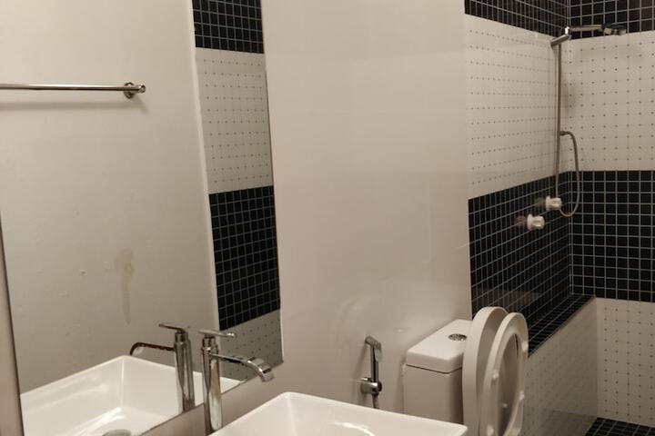 Room 10 of 35