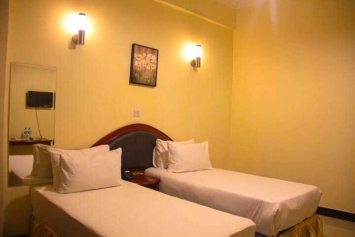Room 6 of 31