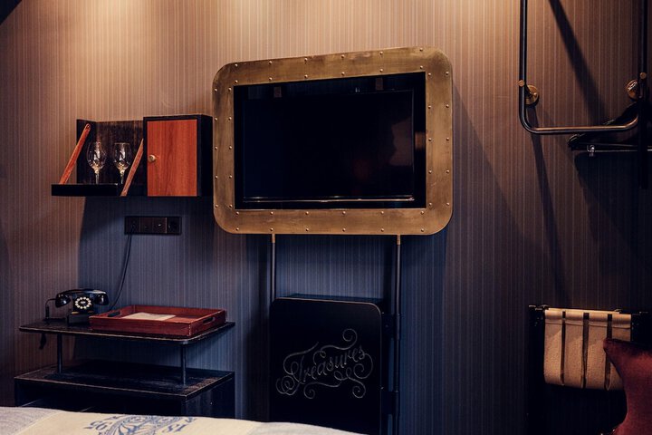 Room 47 of 81