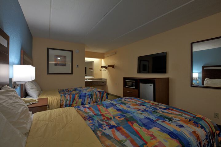 Room 7 of 25