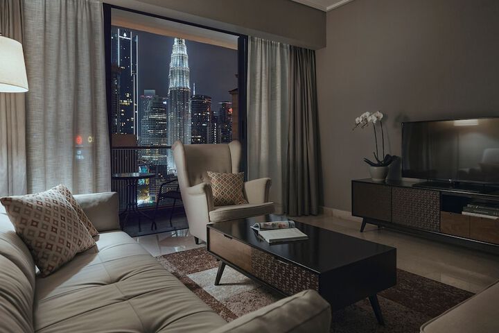 Room 32 of 57