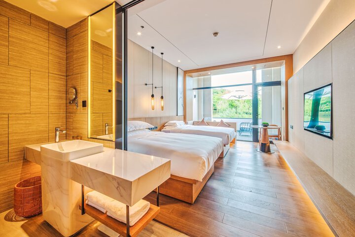 Room 21 of 49