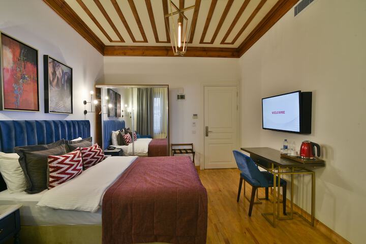 Room 16 of 50