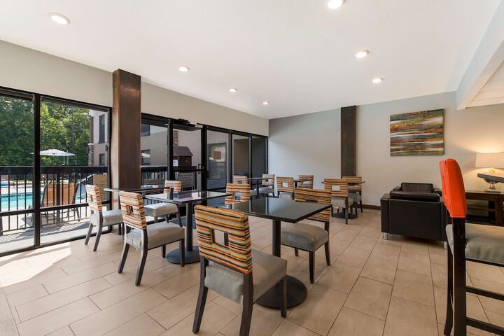 Breakfast area