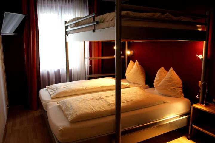 Room 20 of 38