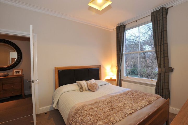 Room 2 of 92