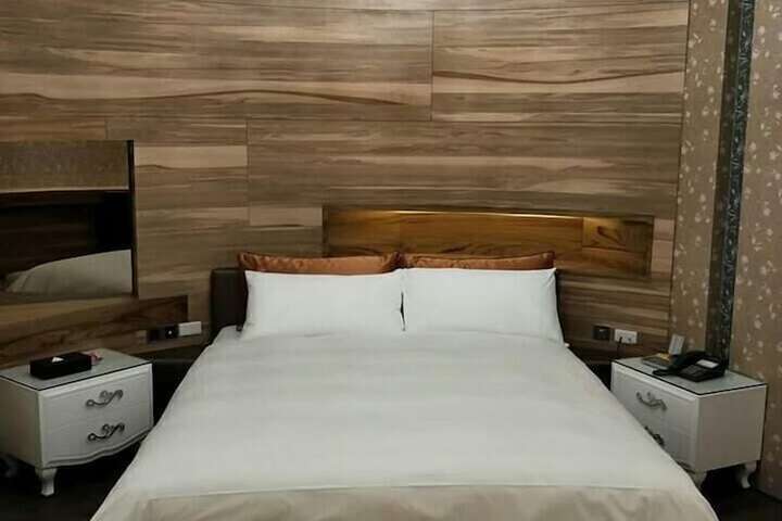 Room 47 of 75