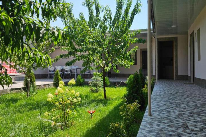 Galstyans Hotel Zvartnots Airport