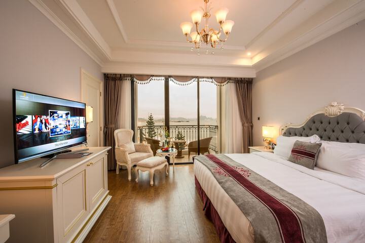 Room 18 of 111