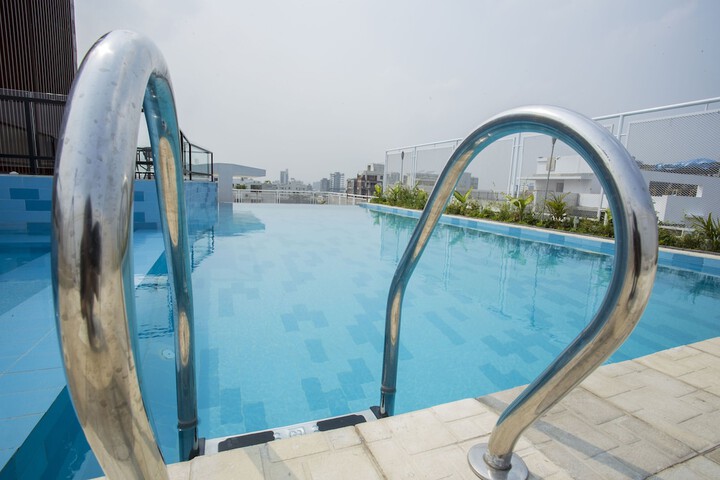 Pool 52 of 102
