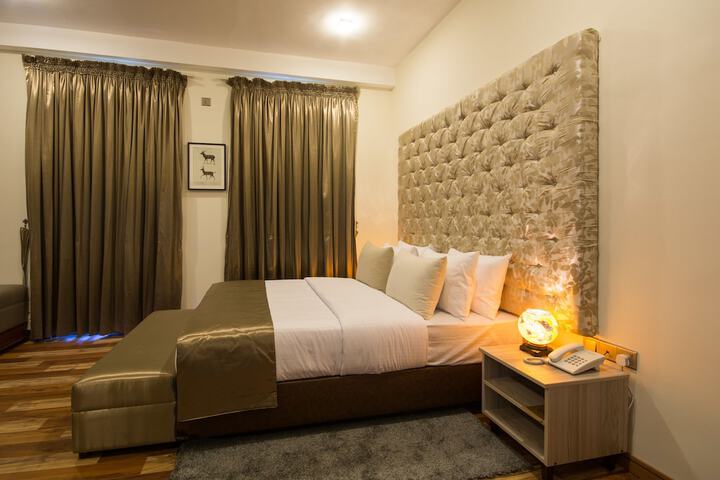 Room 29 of 85