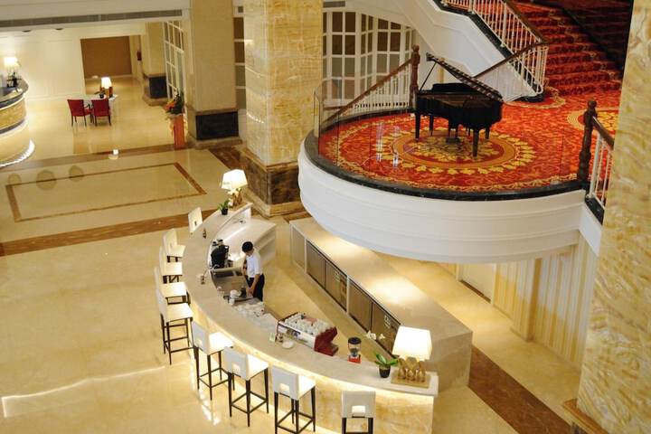 Hotel Lobby