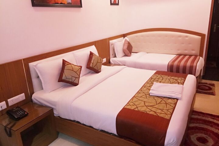 Room 28 of 65
