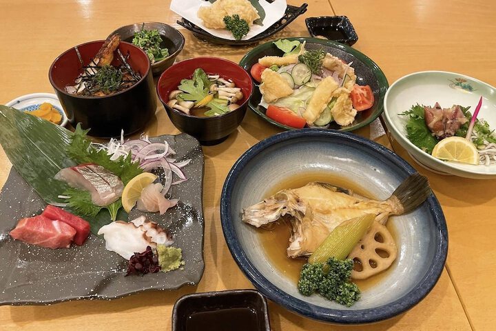 Dining 24 of 26