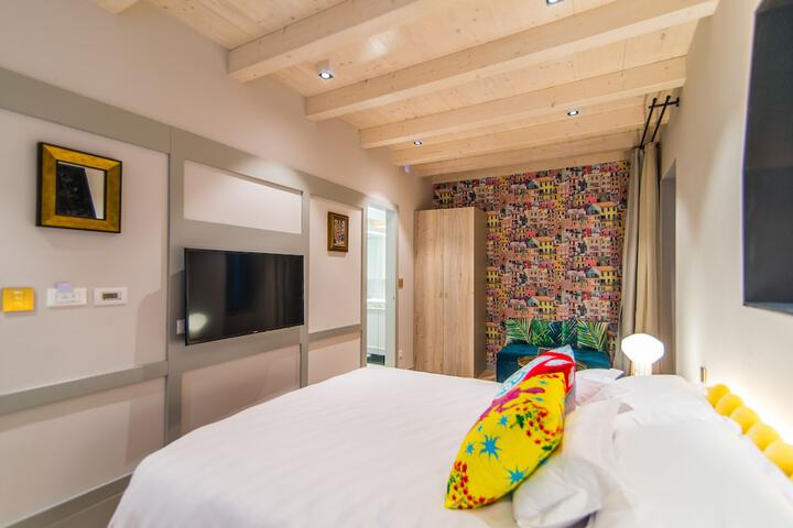 Room 5 of 192