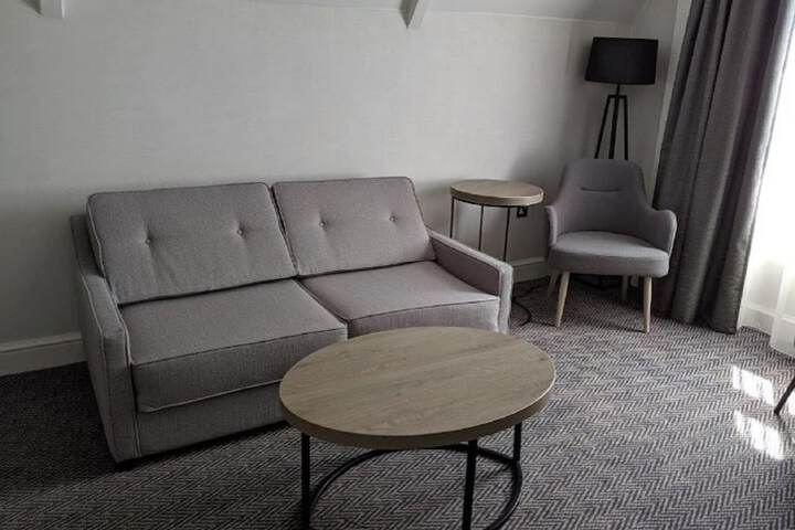 Room 28 of 85