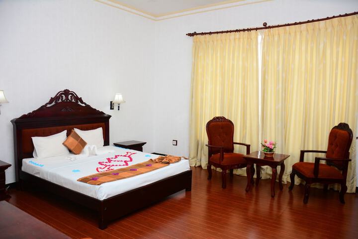 Room 8 of 47