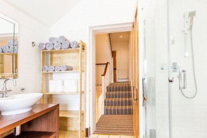 Room 2 of 18