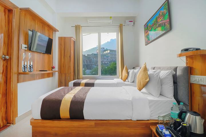 Room 4 of 28
