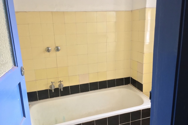 Room 8 of 11