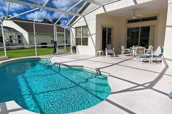 Pool 10 of 13