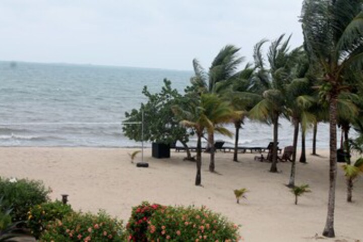 Beach 16 of 85