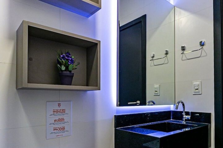 Room 13 of 23