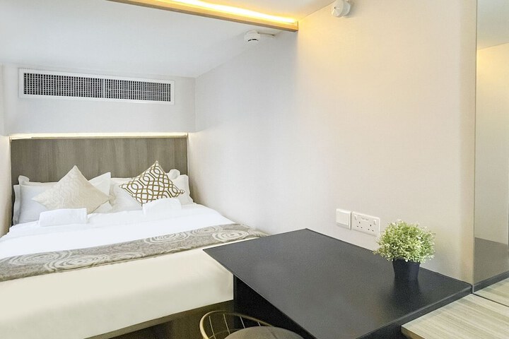 Room 100 of 180