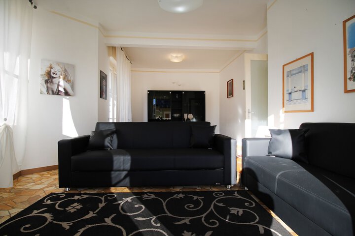 Room 12 of 21