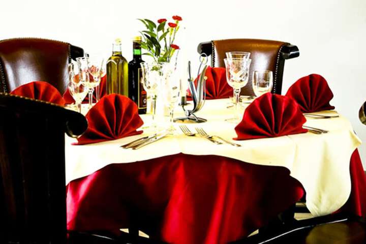 Dining 6 of 10