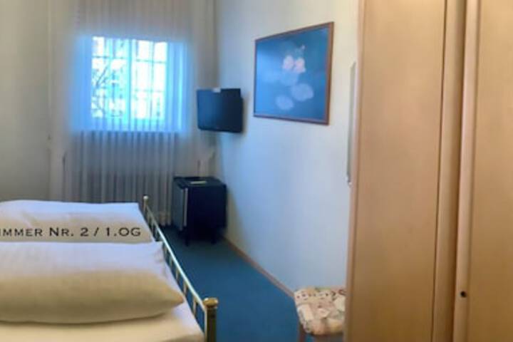 Room 37 of 106