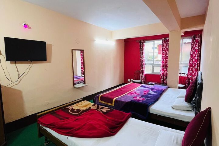 Room 14 of 28