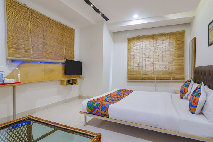 Room 8 of 43