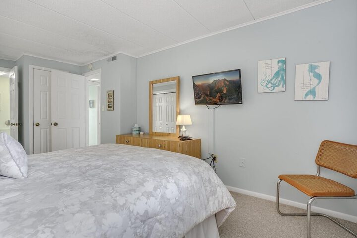 Room 7 of 36