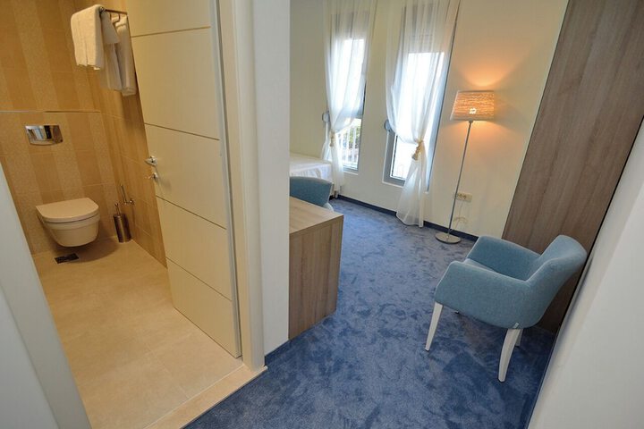 Room 117 of 166